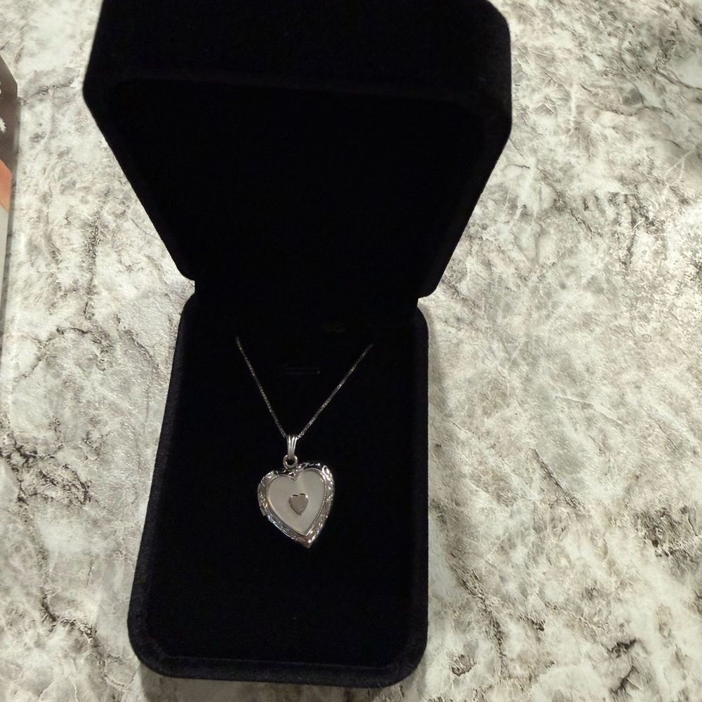 Silver Heart Pendant Necklace